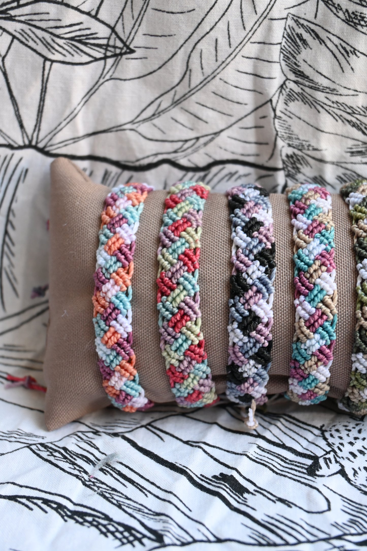 Bracelets "Arlequin" micro-macramé