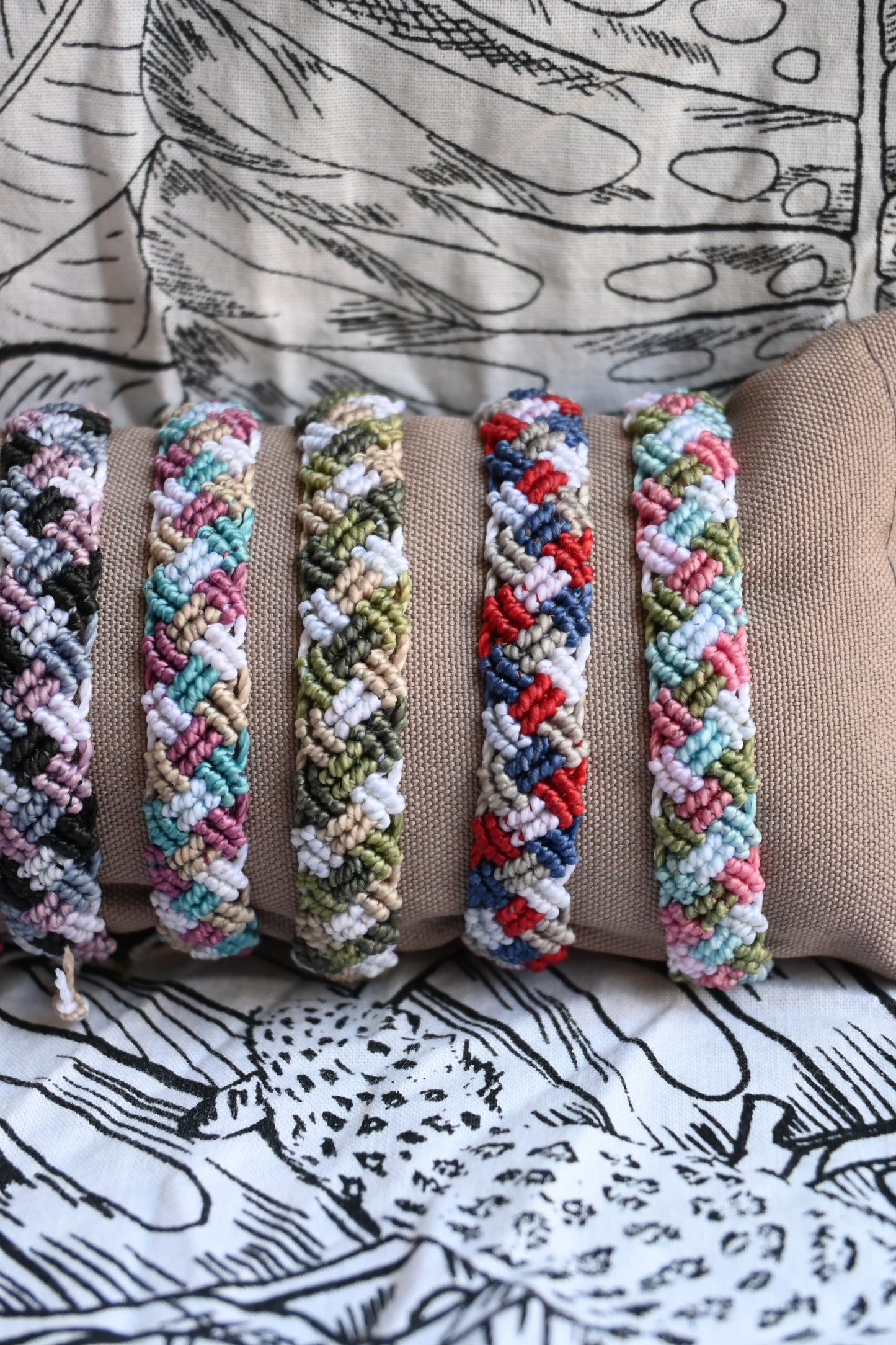 Bracelets "Arlequin" micro-macramé