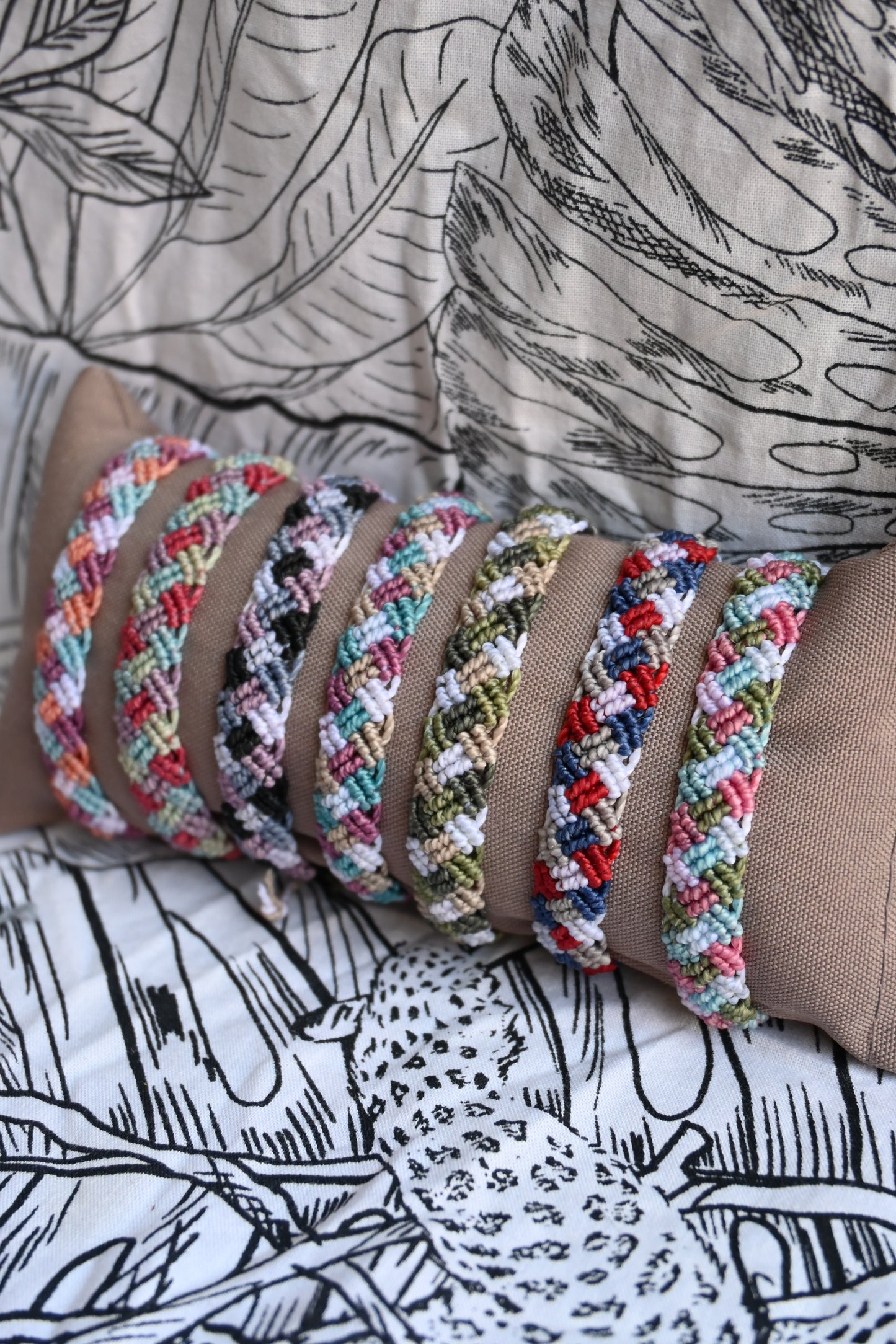 Bracelets "Arlequin" micro-macramé