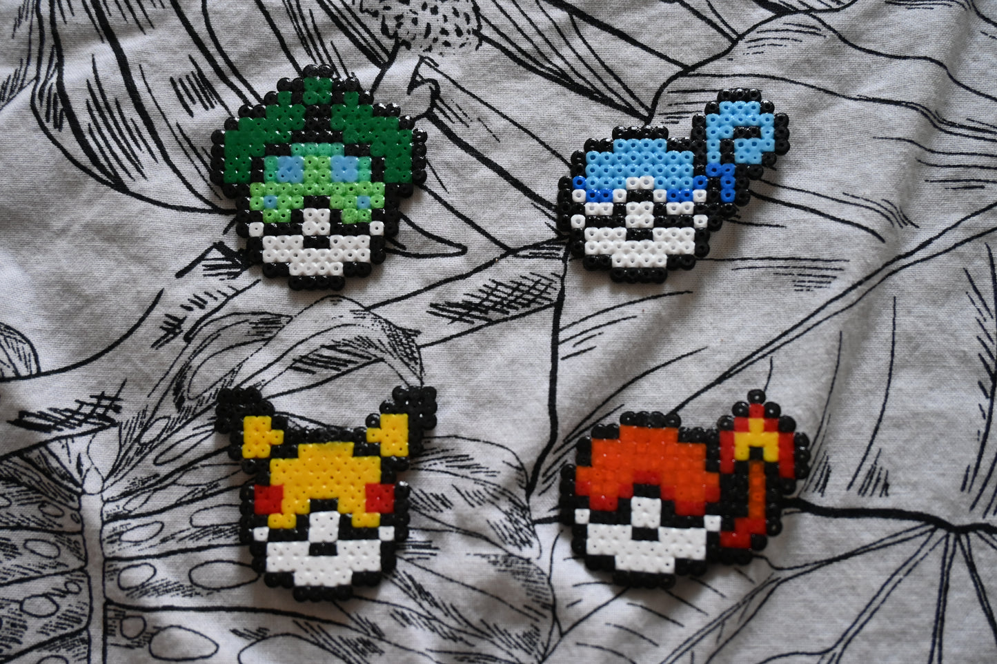 Magnet pixel art Pokéball